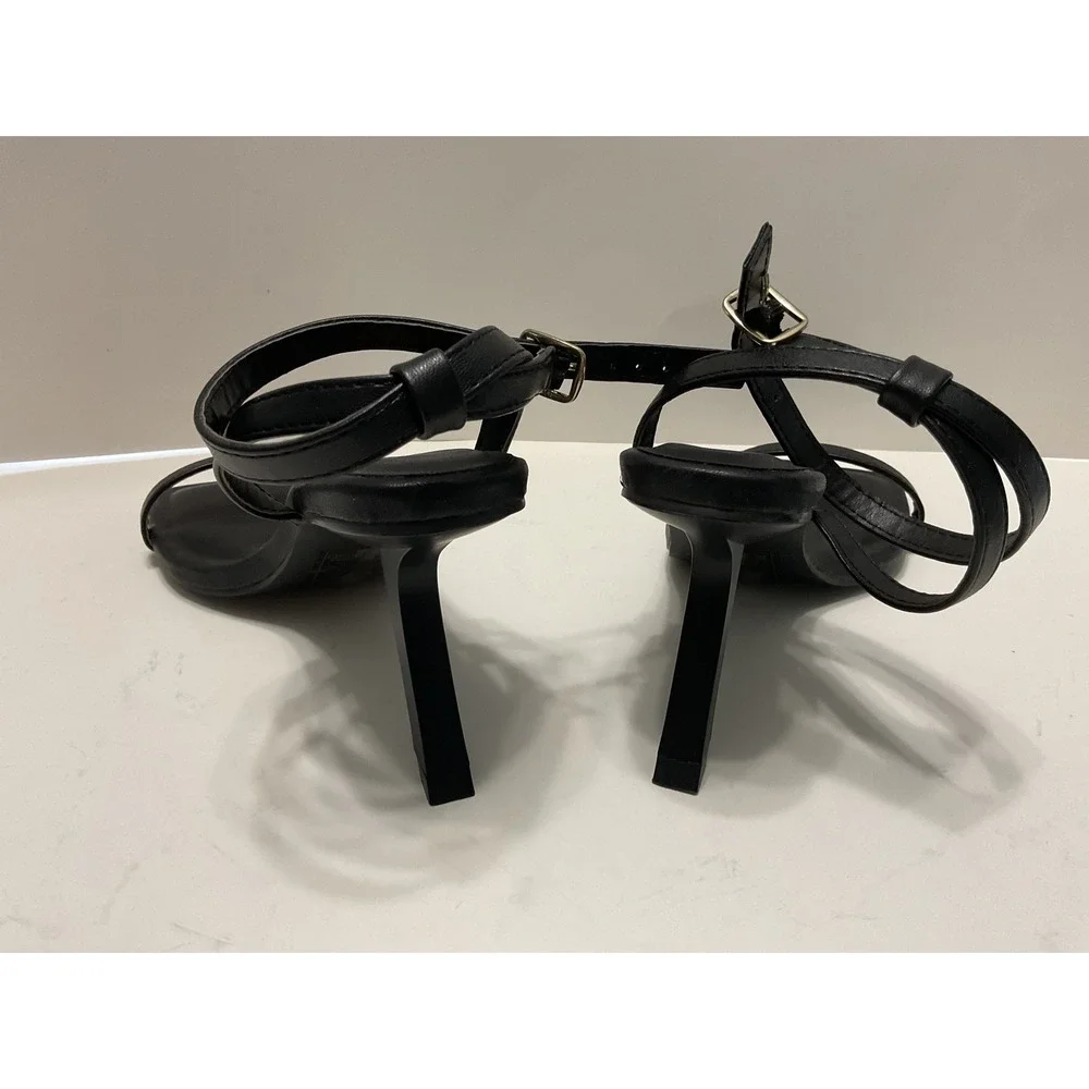Qupid Anessa-01 Black Strappy Square Toe Stiletto Heel Sandals Womens Size 6 NEW